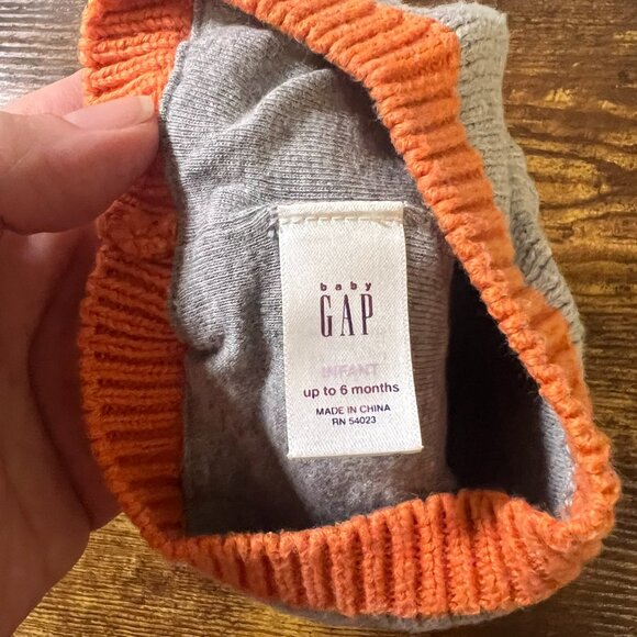 Share Lot of 4 Infant Winter Hats – Old Navy XS & Newborn, Baby Gap 0–6 MO - Picture 13 of 13